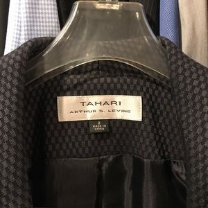 Tahari suit -skirt and jacket